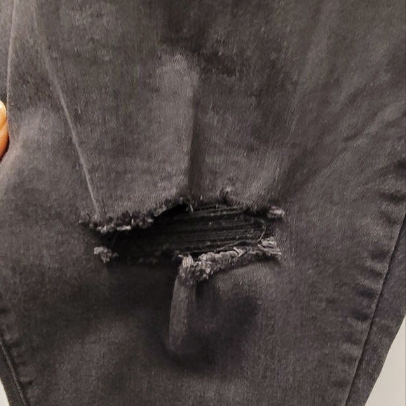 Distressed knee skinny jeans - Picture 7 of 7